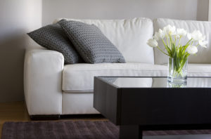 Weiße Couch im Wohnzimmer als Wohnidee